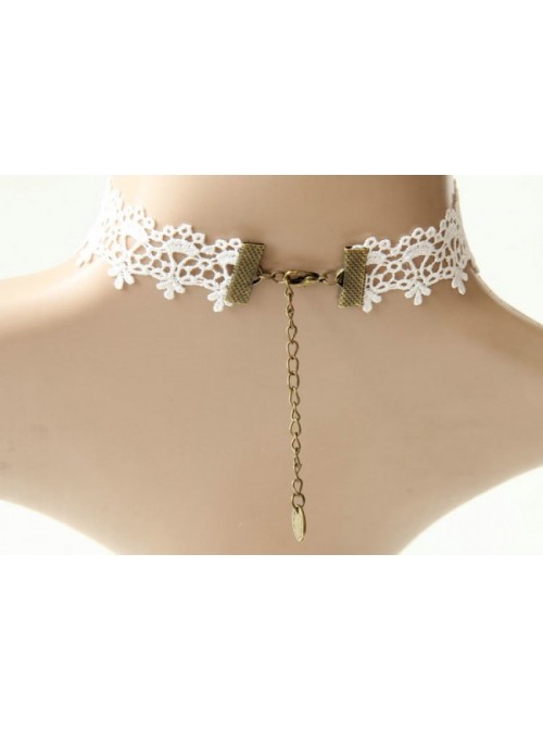 White Retro Lace Queen Lolita Necklace