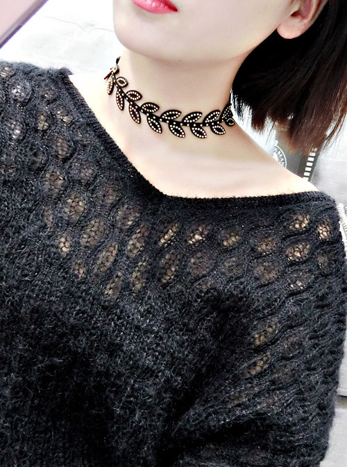 Retro Punk Golden Rivets Leaves Shape Lolita Choker