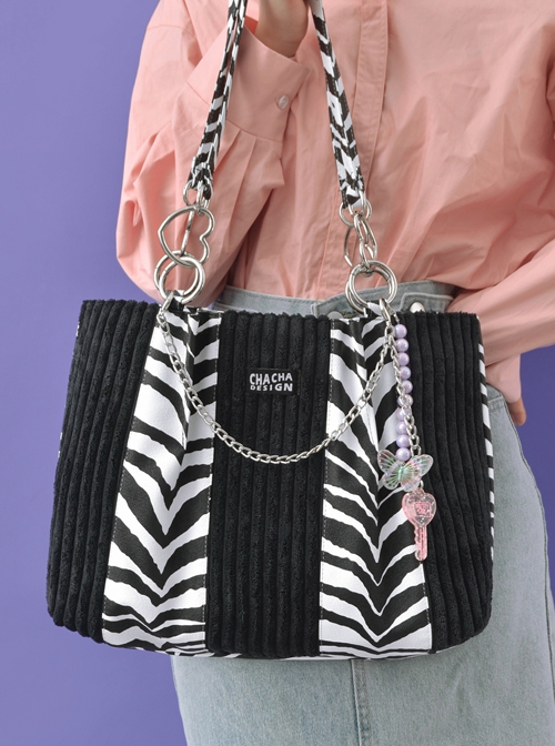 Fashion Zebra Stitching Large Capacity Hollow Heart Metal Chain Butterfly Decoration Classic Lolita Shoulder Bag