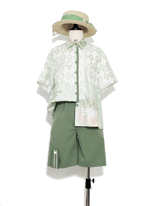 Limited Flowering Period Series Ouji Fashion Daily Commute White Stripe Asymmetrical Button Straight Green Shorts