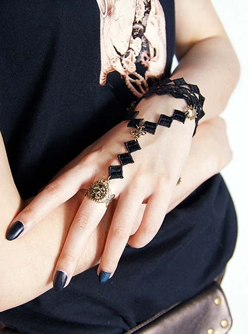 Retro Palace Style Alt Outfit Black Grid Lace Metal Ring Peace Knot Design Punk Lolita Ring Bracelet