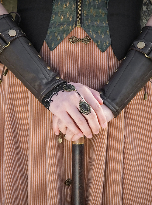 Punk Palace Retro Exquisite Bronze Carved Alloy Black Gemstone Lace Gothic Lolita Ring Bracelet