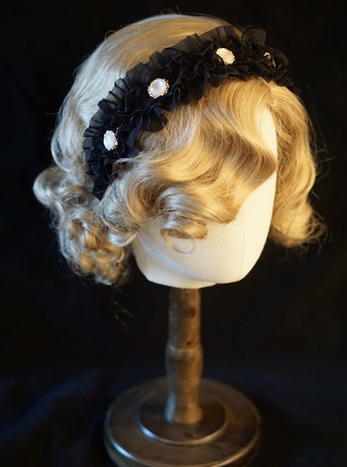 Romantic Black Retro Elegant Delicate Noble Lace Ruffles Sparkling White Gemstone Romance Classic Lolita Headband