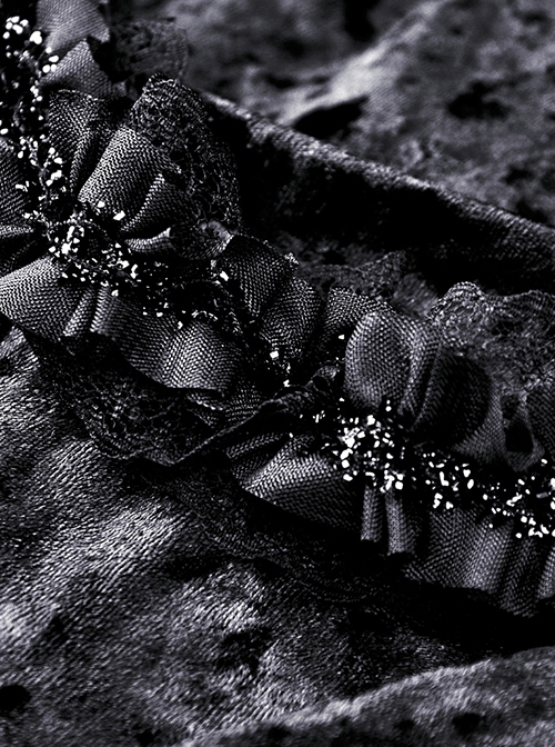 Gothic Style Retro Velvet Lace Spliced Exquisite Three Dimensional Flowers Gorgeous Black Ruffled Long Skirt