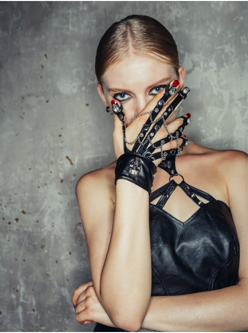 Punk Style Exaggerated Skull Rivets With Metal Chain Decorated Black Leather Gloves
