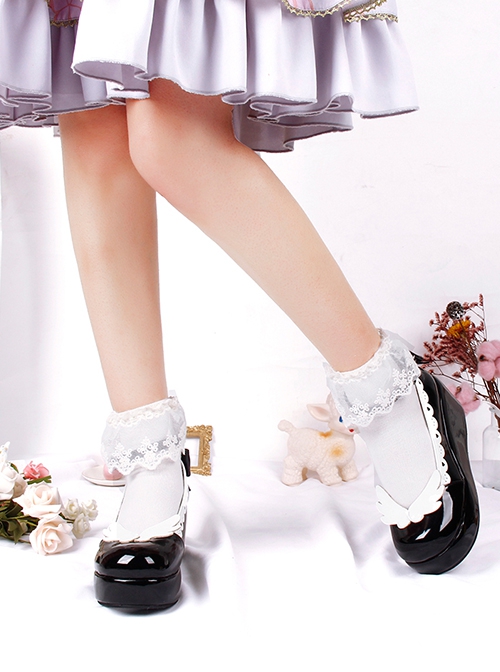 Classic Lolita Round Head White Heart Wings Decoration Black Lacquer Platform Shoes