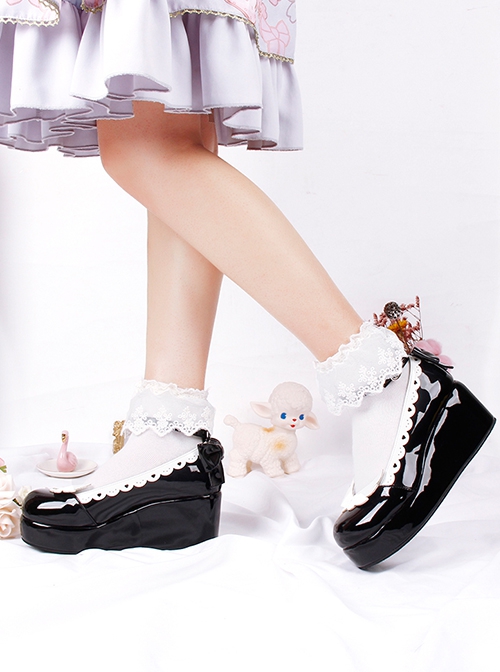 Classic Lolita Round Head White Heart Wings Decoration Black Lacquer Platform Shoes