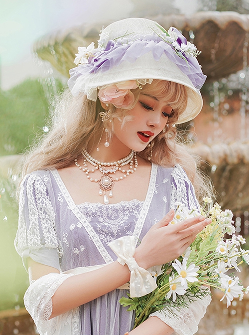 Elegant Pleated Lace Mesh Design Three-Dimensional Flower Bow Knots Decoration Jacquard Lace Straps Classic Lolita Bonnet