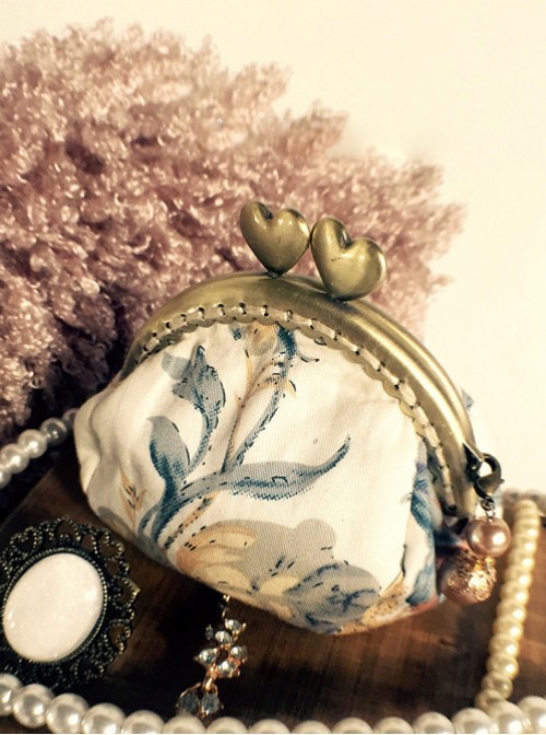 Garden Series Floral Printing Golden Clasp Elegant Classic Lolita Handbags