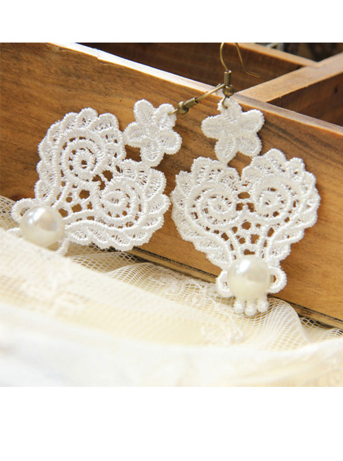 Baroque Palace Queen Elegant White Pearl White Lace Earrings