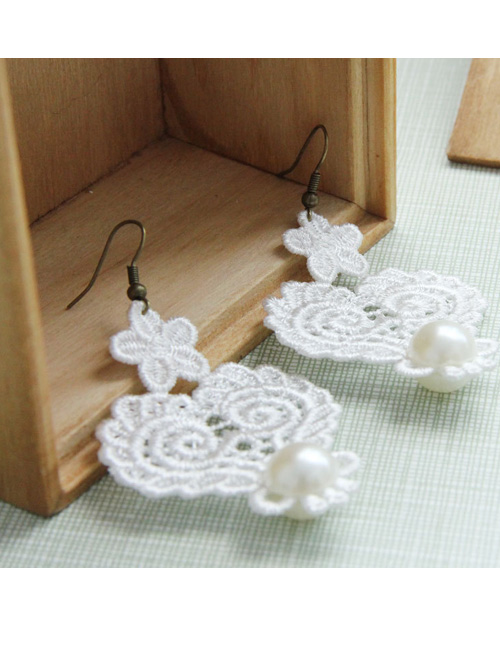 Baroque Palace Queen Elegant White Pearl White Lace Earrings