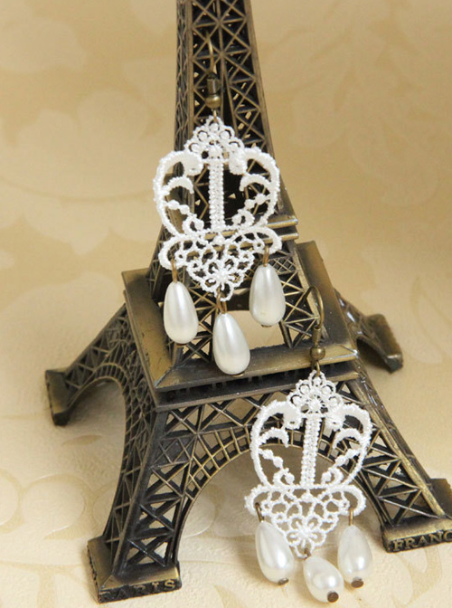 Vintage Earrings Court Lace White Pendant Earrings