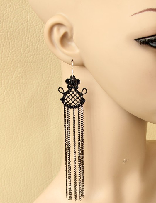 Sexy Queen Metal Chain Lolita Earrings