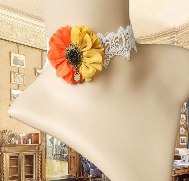Retro Handmade White Lace Two-color Flower Lolita Necklace