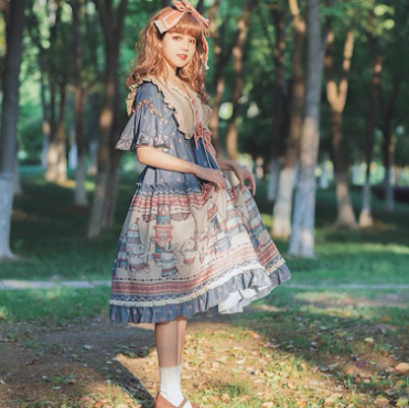 Classic retro Lolita